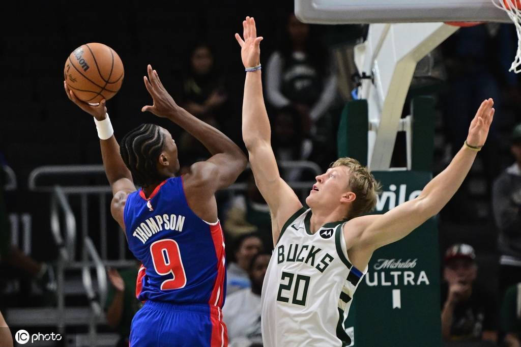 雄鹿4年4500万美元续约AJ-格林 预计揭幕战前签下科菲